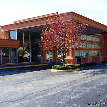 A Victory Inn & Suites - Маскігон Екстер'єр фото