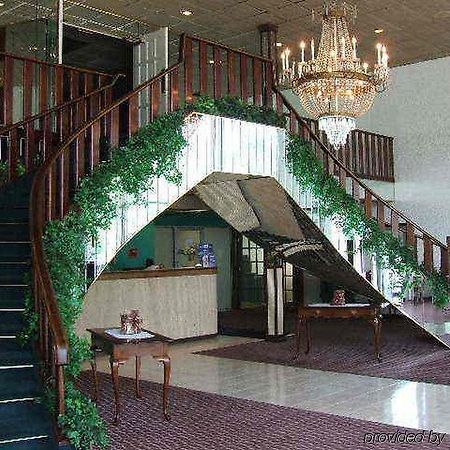A Victory Inn & Suites - Маскігон Інтер'єр фото