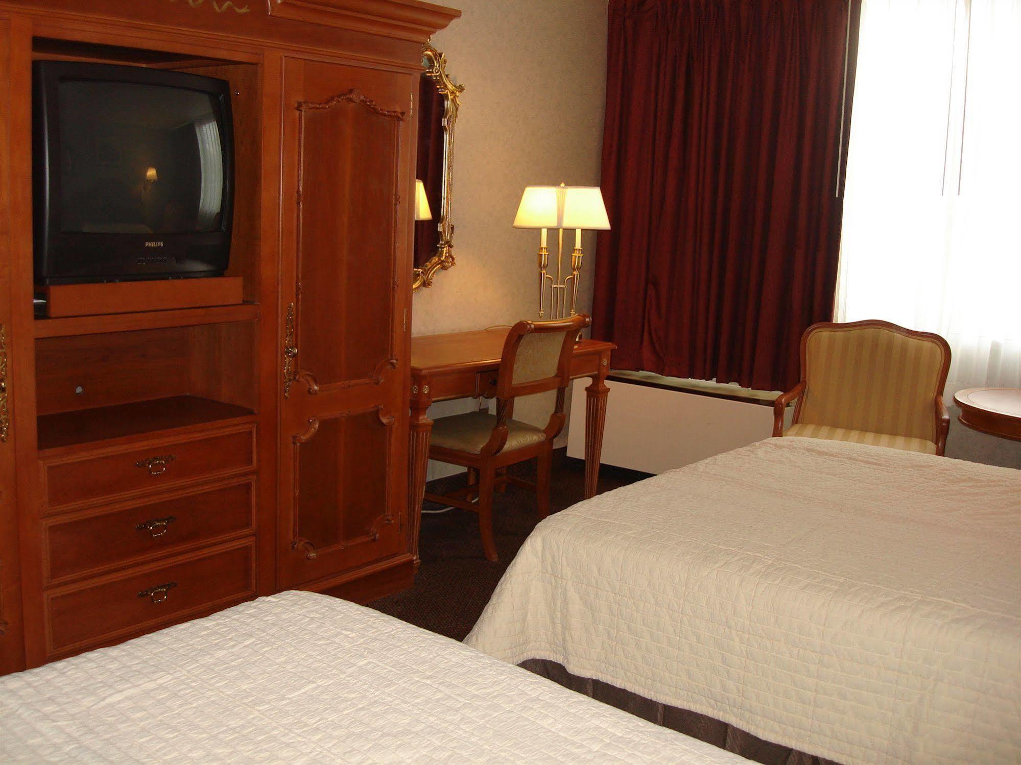 A Victory Inn & Suites - Маскігон Екстер'єр фото